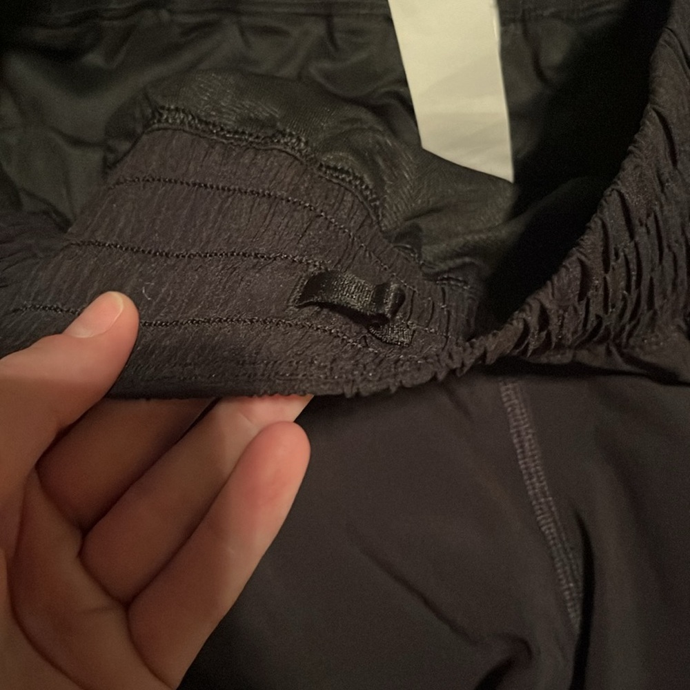 Lululemon Shake It Out High-Rise Running Short 2.5” - Picture 4 of 6